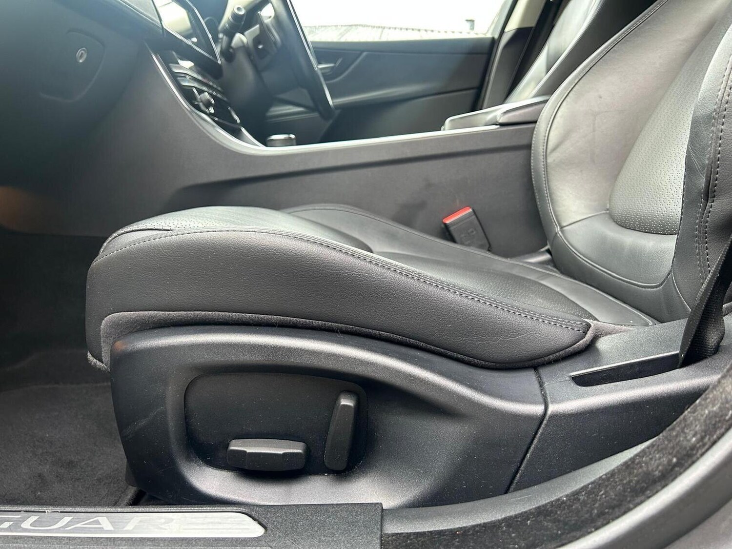 Used Jaguar XE 2017 for sale - 77906426: Photo 46