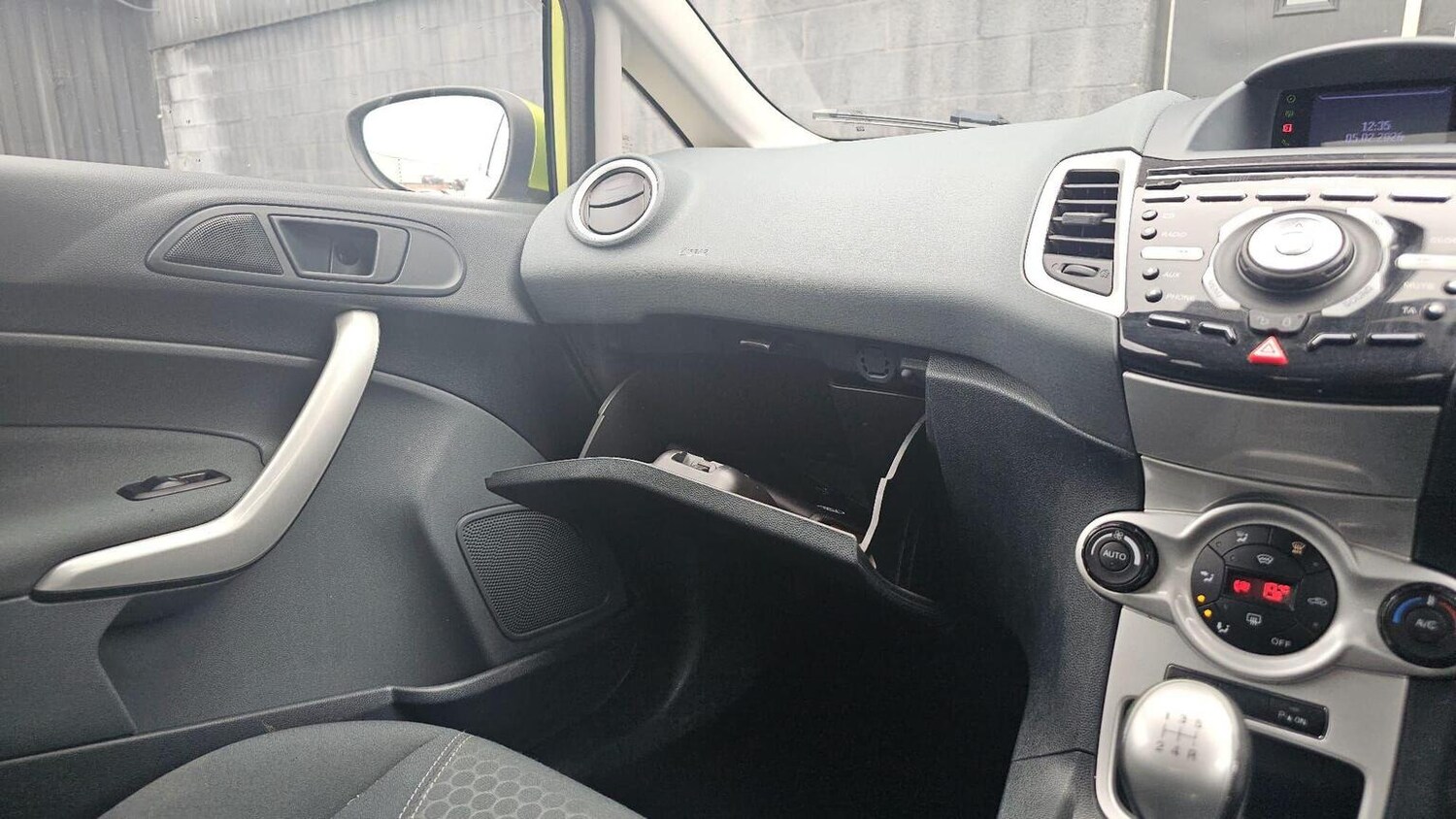 Used Ford Fiesta 2011 for sale - 77906404: Photo 15