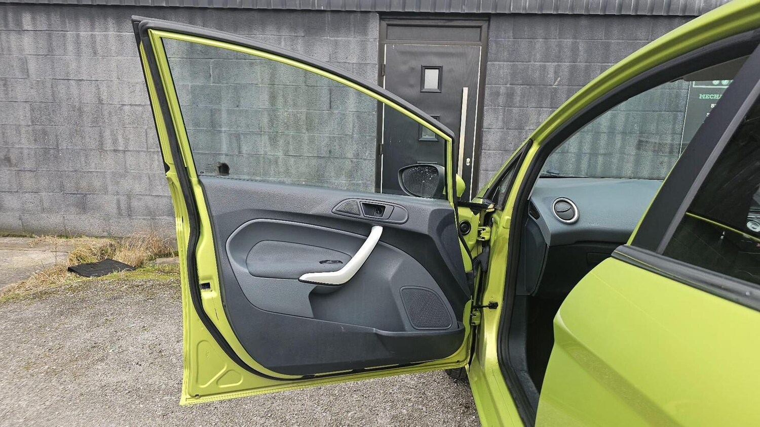 Used Ford Fiesta 2011 for sale - 77906404: Photo 35