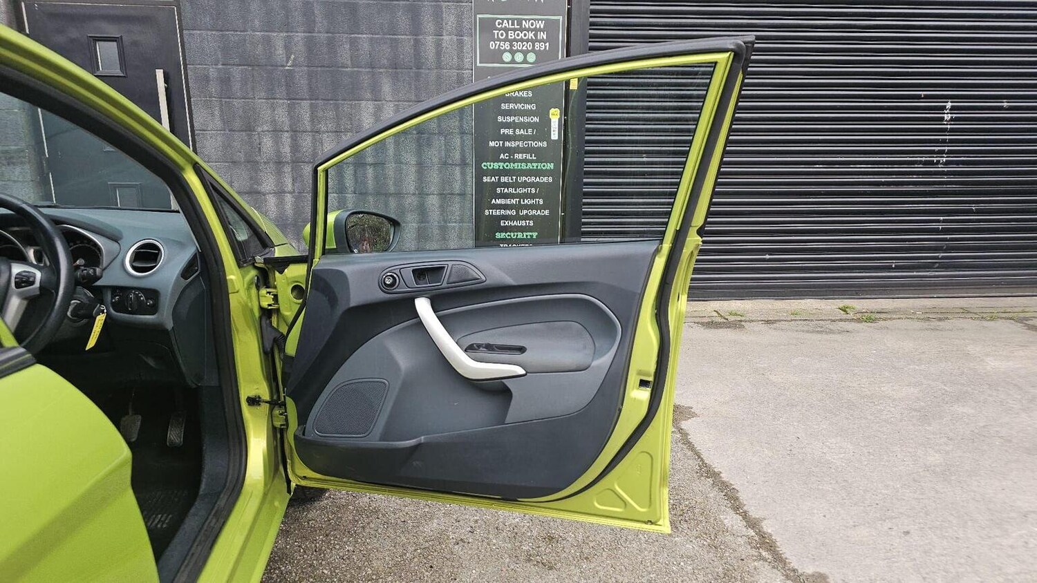 Used Ford Fiesta 2011 for sale - 77906404: Photo 38