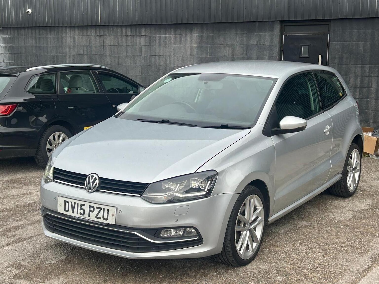 Used Volkswagen Polo 2015 for sale - 77906413: Photo 3