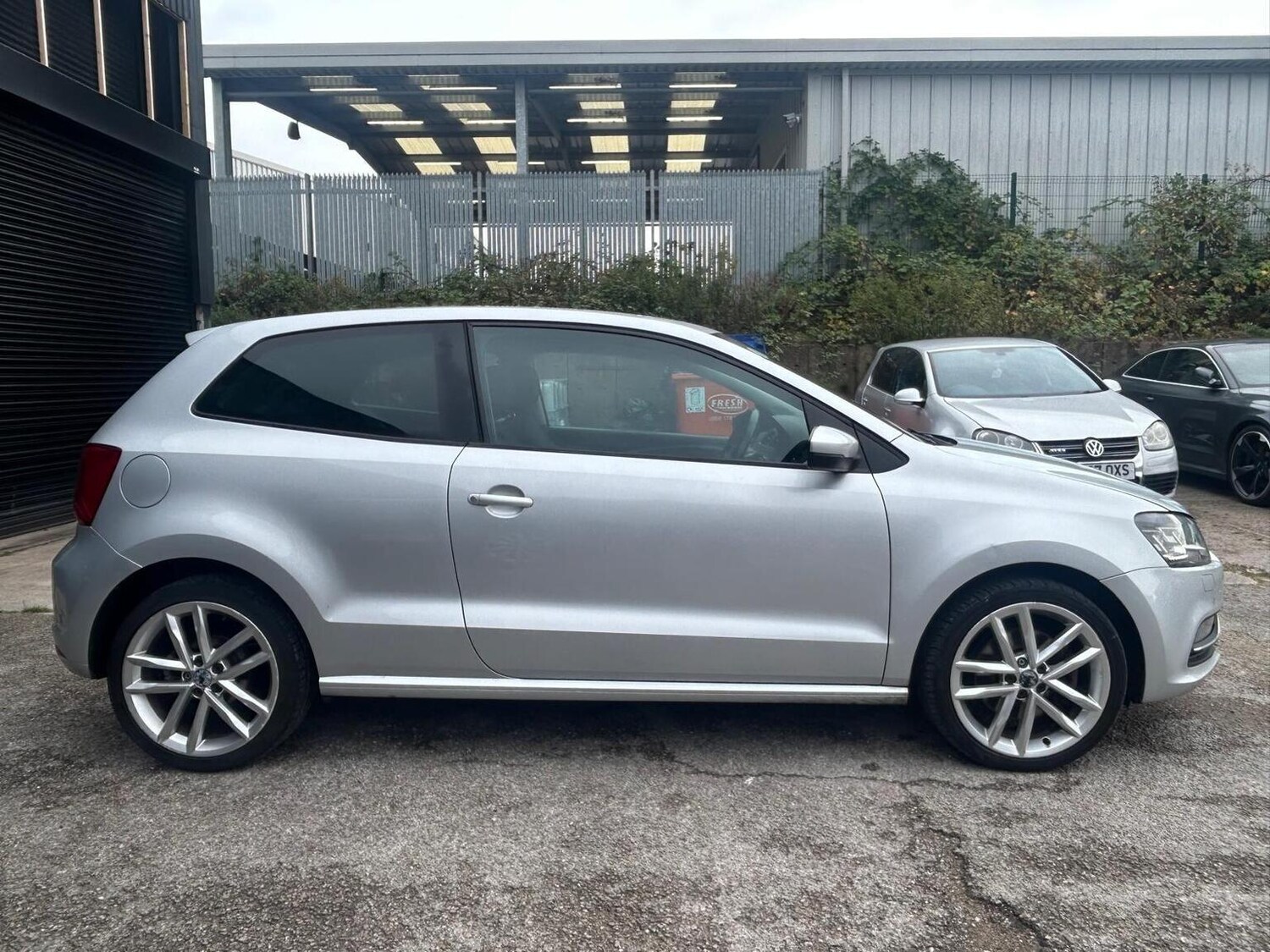 Used Volkswagen Polo 2015 for sale - 77906413: Photo 9