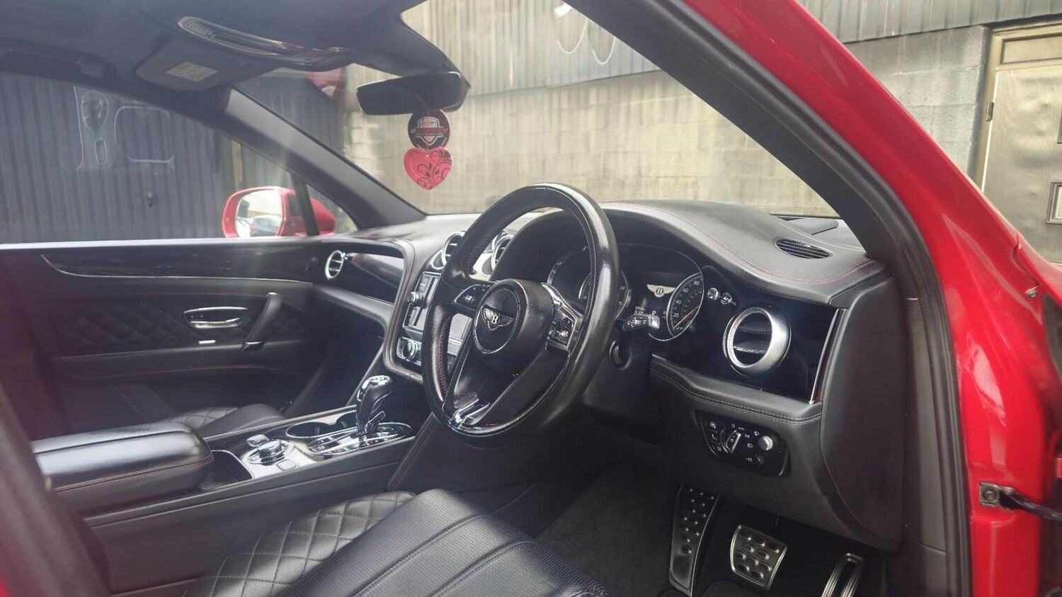 Used Bentley Bentayga 2018 for sale - 77906392: Photo 12