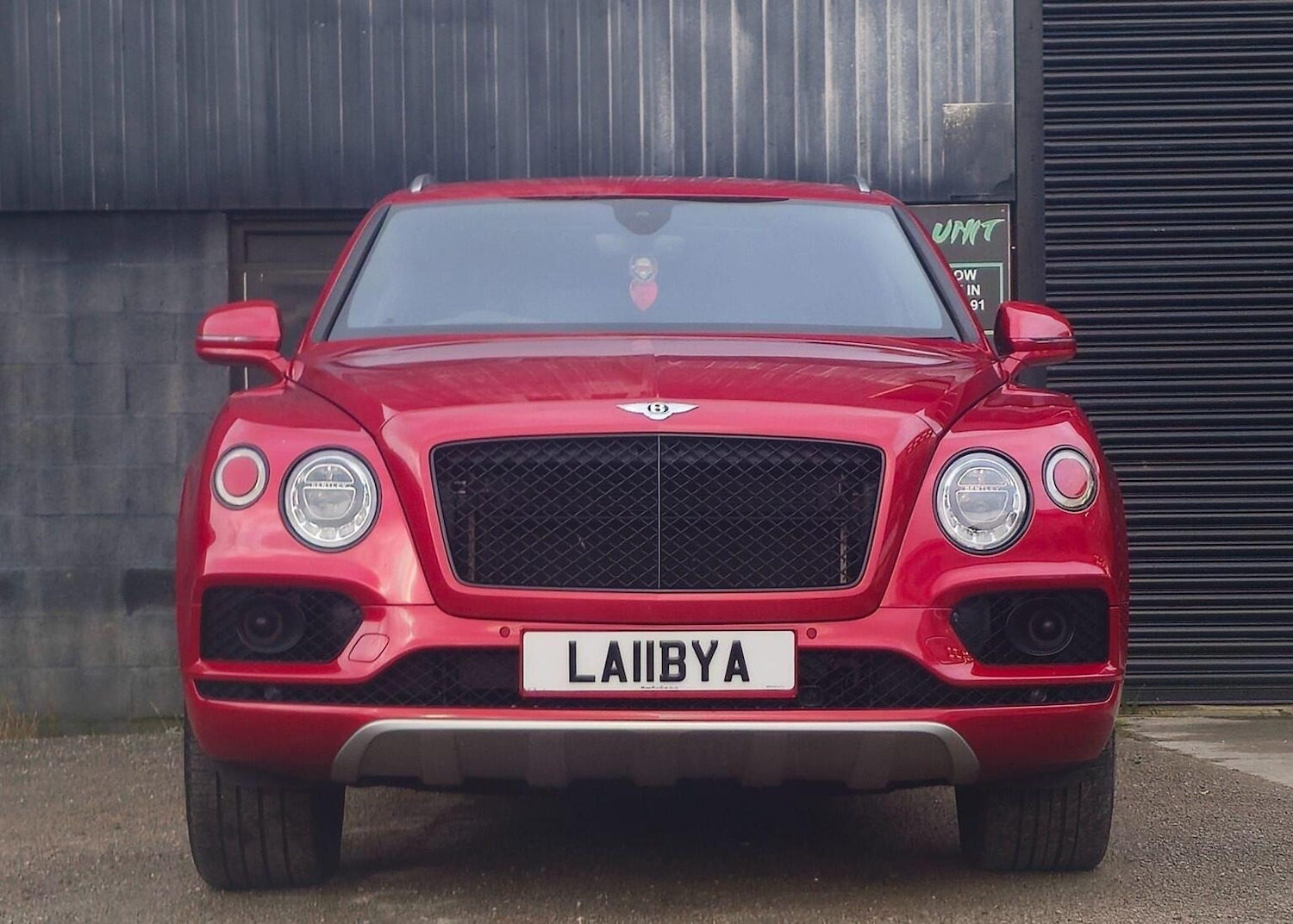 Used Bentley Bentayga 2018 for sale - 77906392: Photo 2