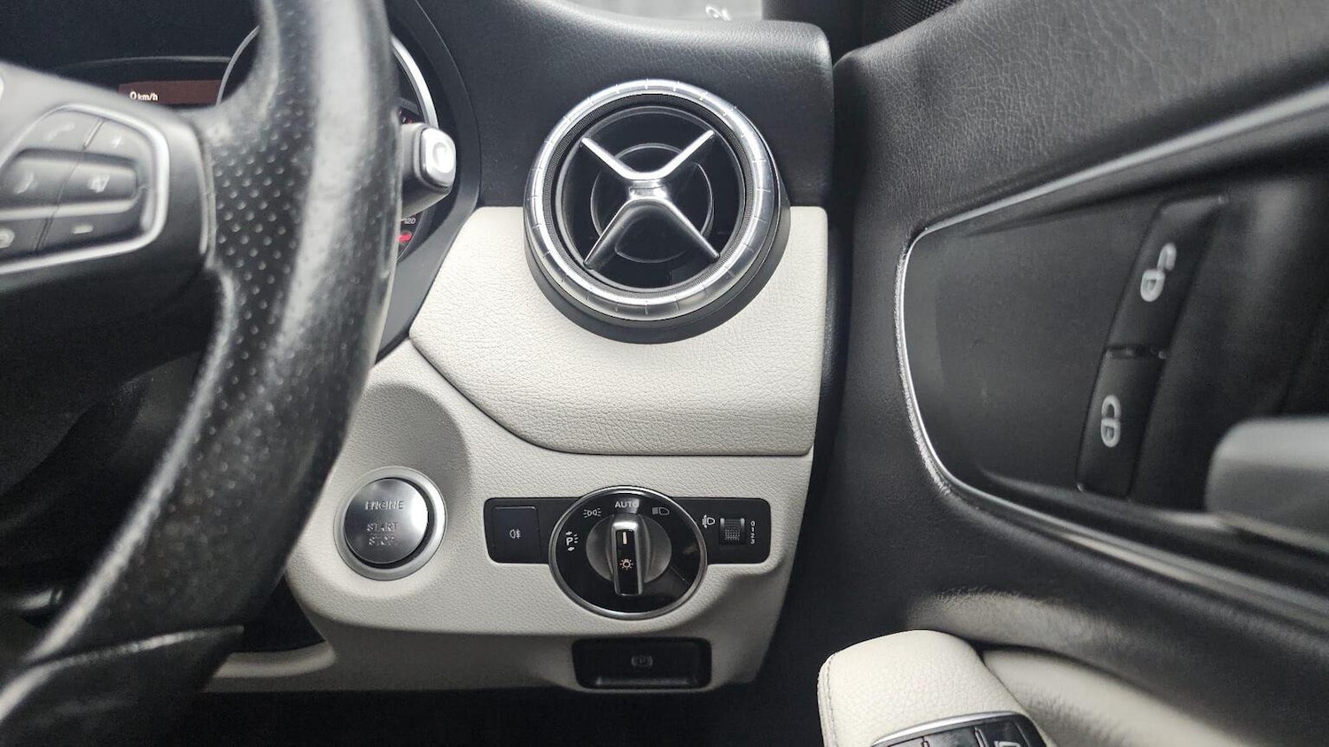 Used Mercedes-Benz CLA 2017 for sale - 77921271: Photo 29