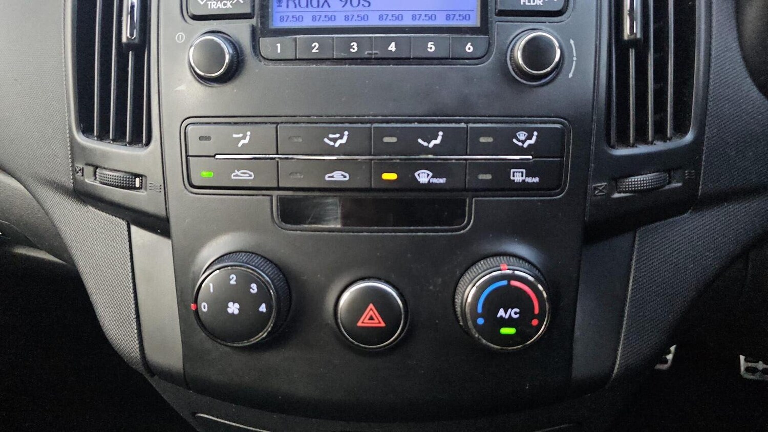 Used Hyundai i30 2010 for sale - 77906432: Photo 44