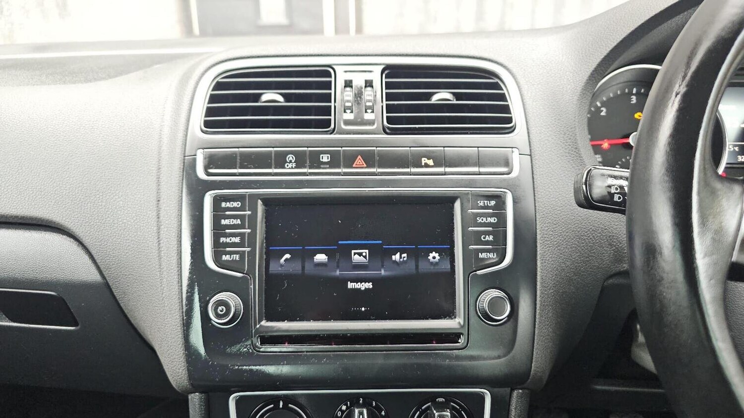 Used Volkswagen Polo 2016 for sale - 77906434: Photo 42