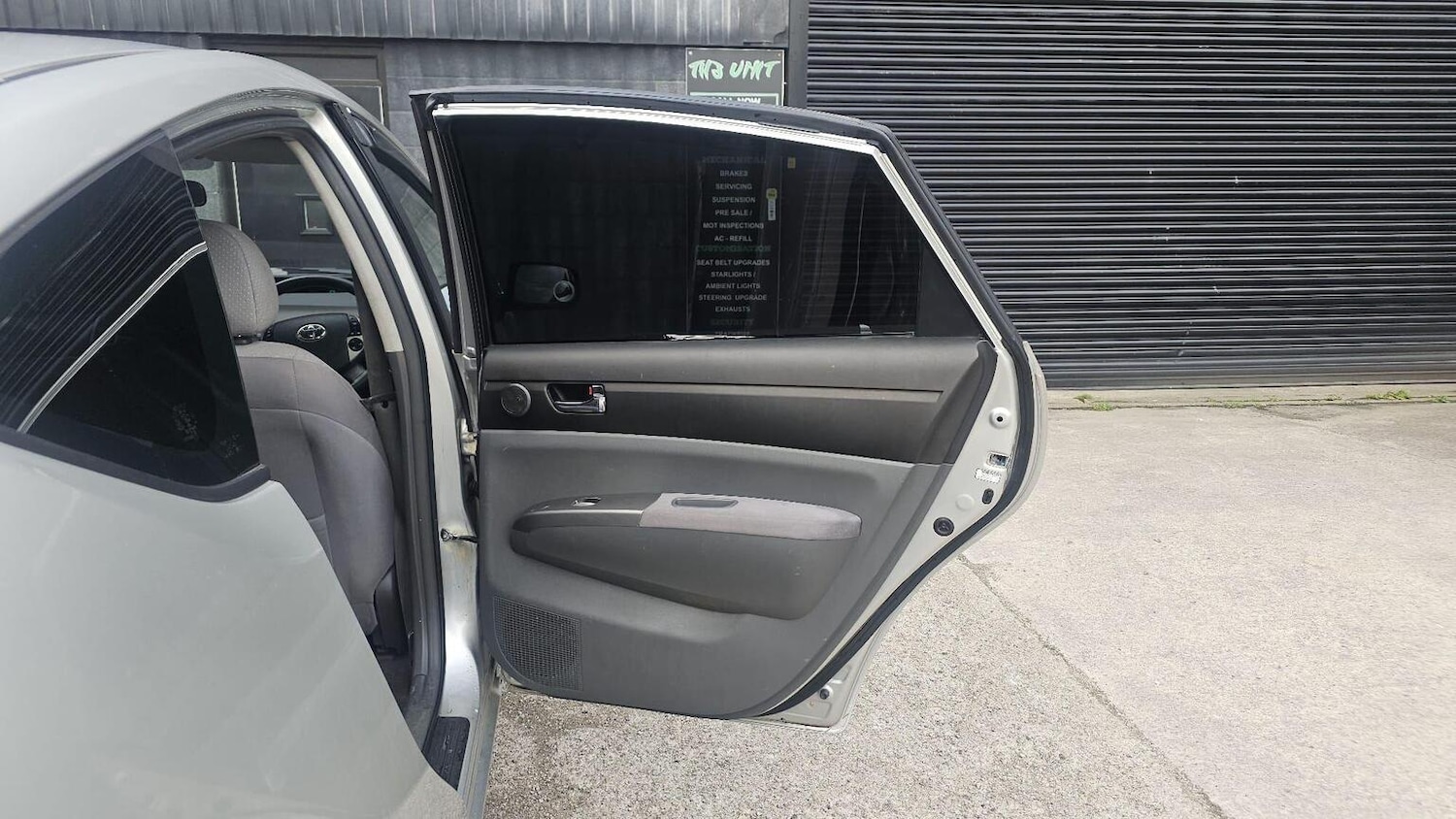 Used Toyota Prius 2005 for sale - 78031592: Photo 35