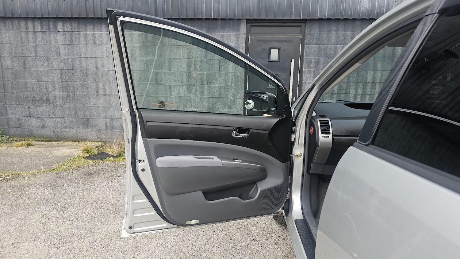 Used Toyota Prius 2005 for sale - 78031592: Photo 36