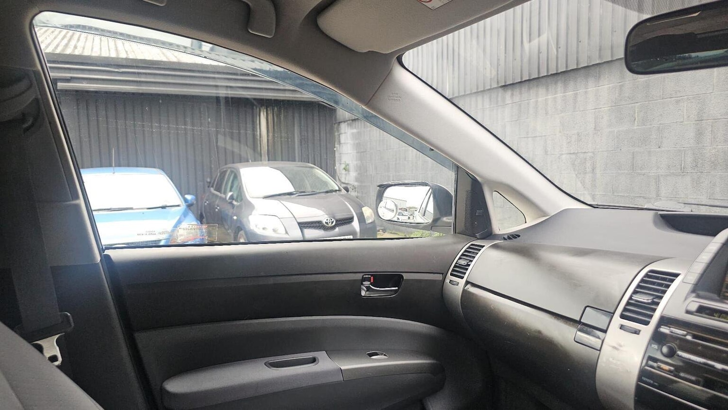 Used Toyota Prius 2005 for sale - 78031592: Photo 48