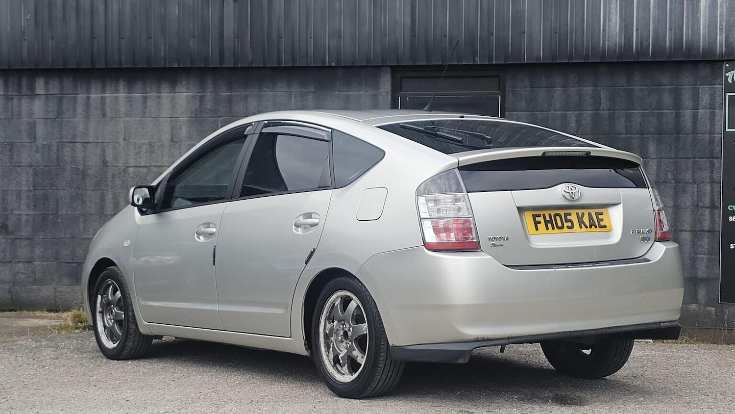 Used Toyota Prius 2005 for sale - 78031592: Photo 6