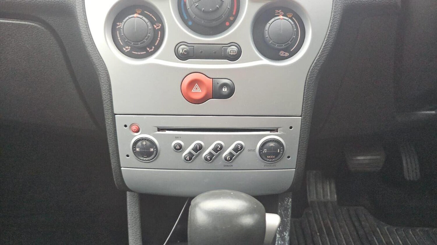 Used Renault Grand Modus 2011 for sale - 77906407: Photo 24