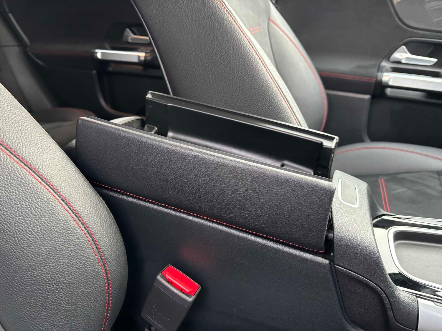 Used Mercedes-Benz GLB 2025 for sale - 77540861: Photo 31