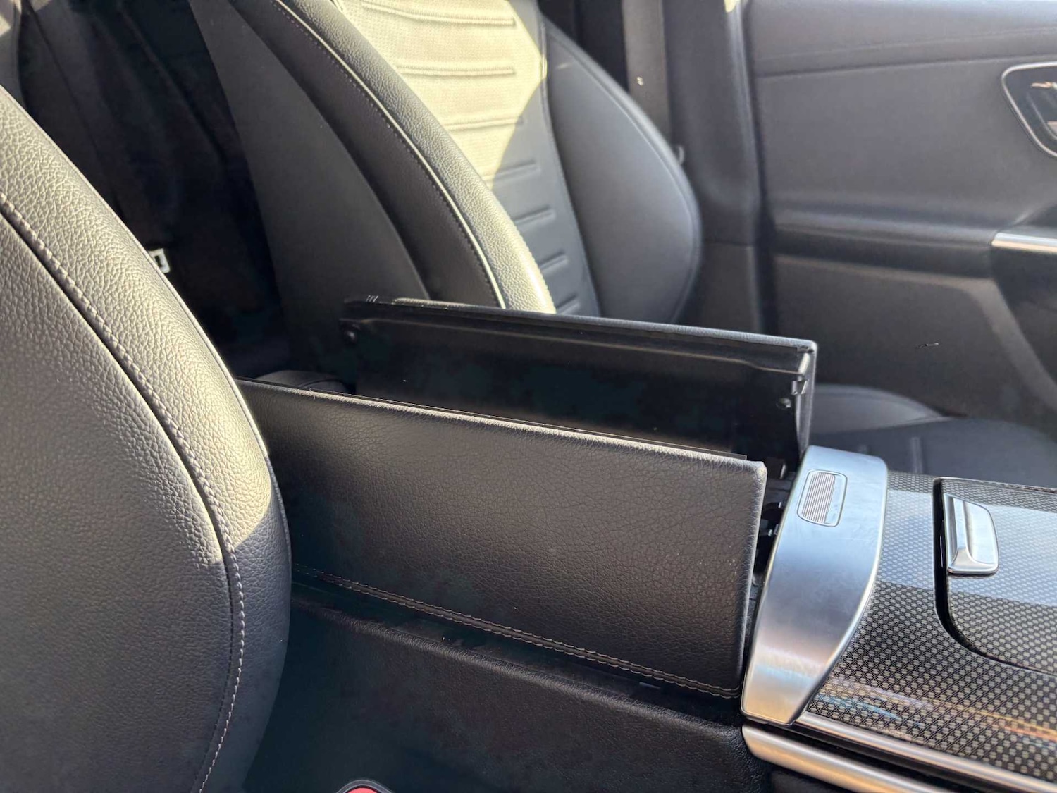 Used Mercedes-Benz GLC 2024 for sale - 77068607: Photo 31