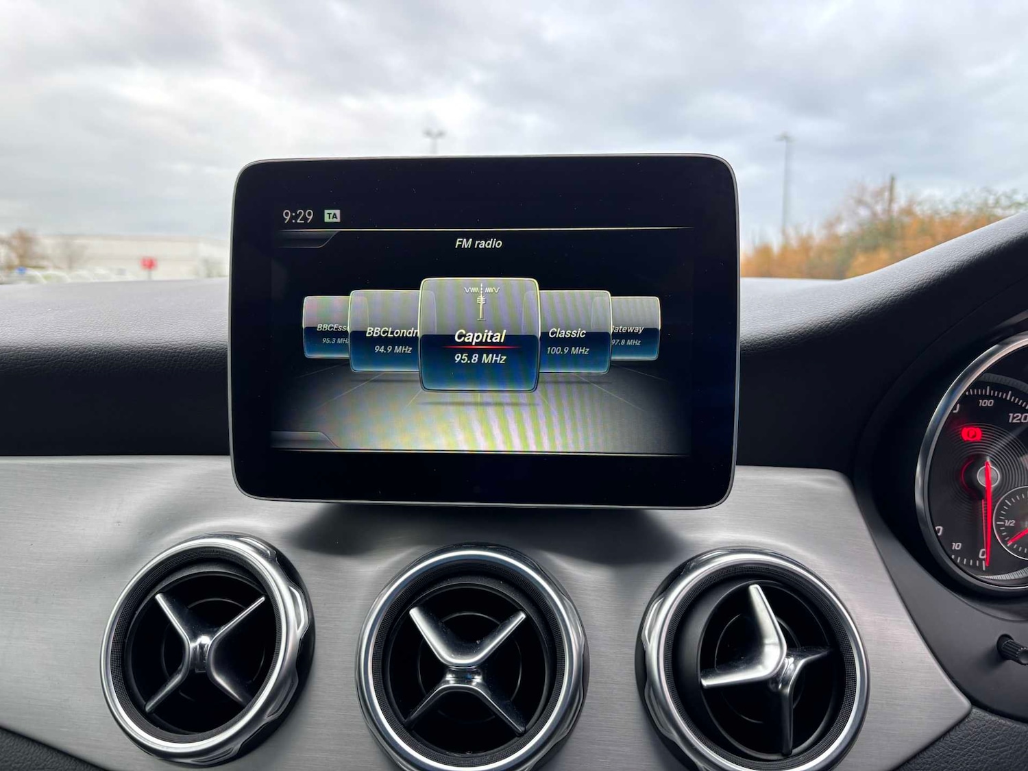 Used Mercedes-Benz GLA for sale - 76648873: Photo 34