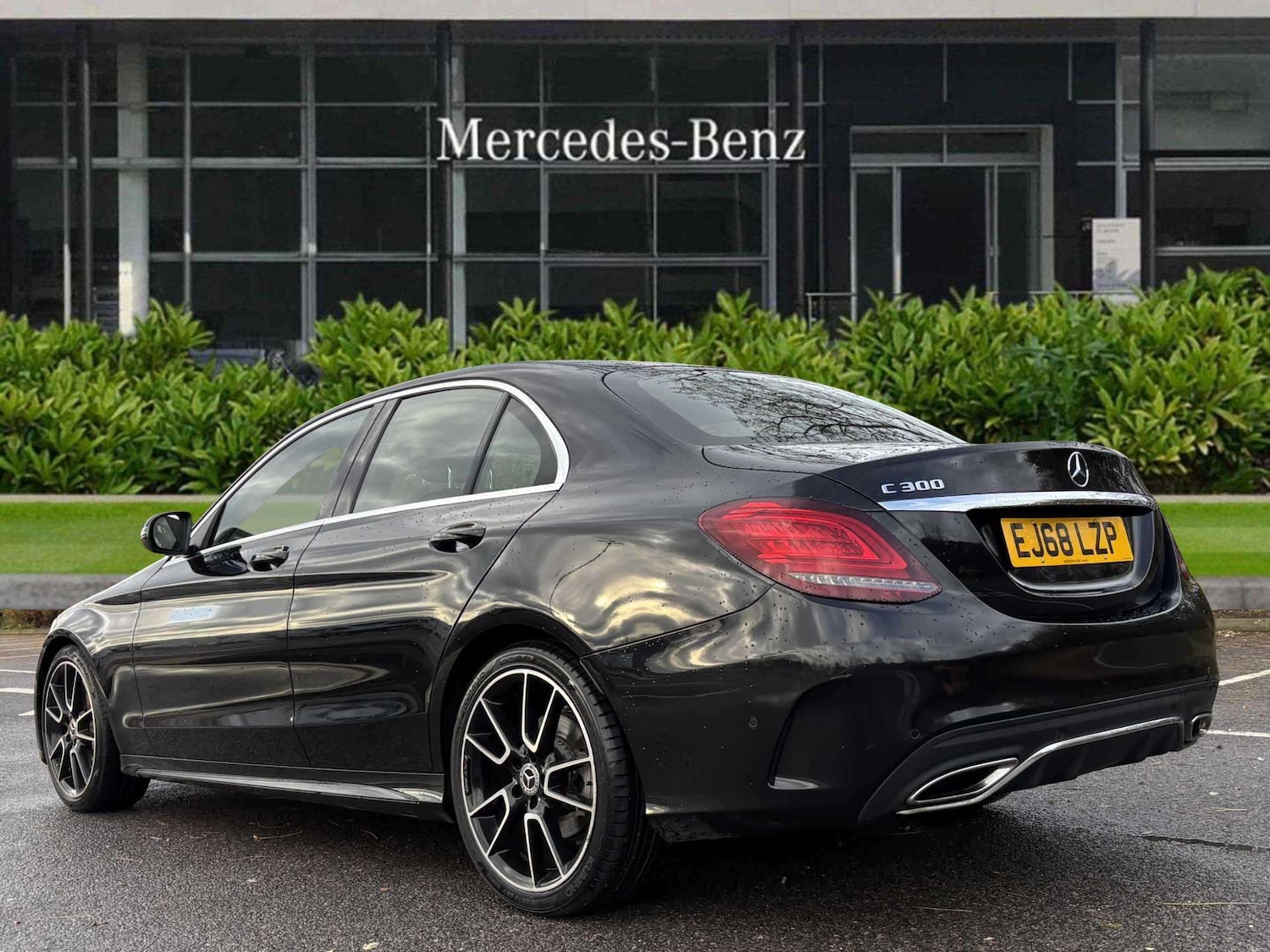 Used Mercedes-Benz C Class 2018 for sale - 76755218: Photo 2