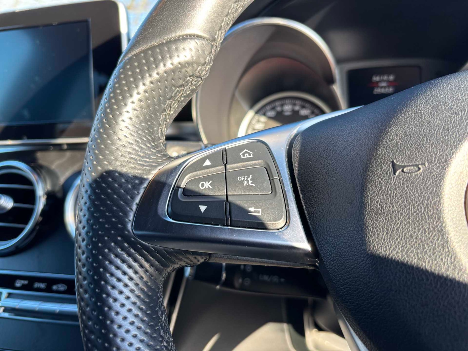 Used Mercedes-Benz GLC 2018 for sale - 77167583: Photo 18