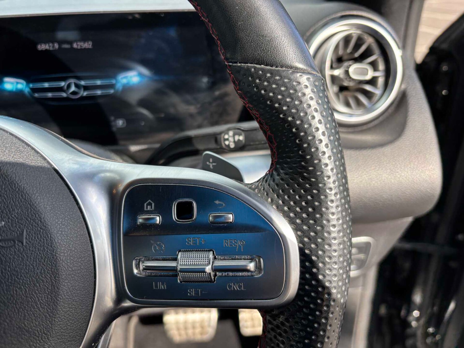 Used Mercedes-Benz GLB 2022 for sale - 77842410: Photo 19