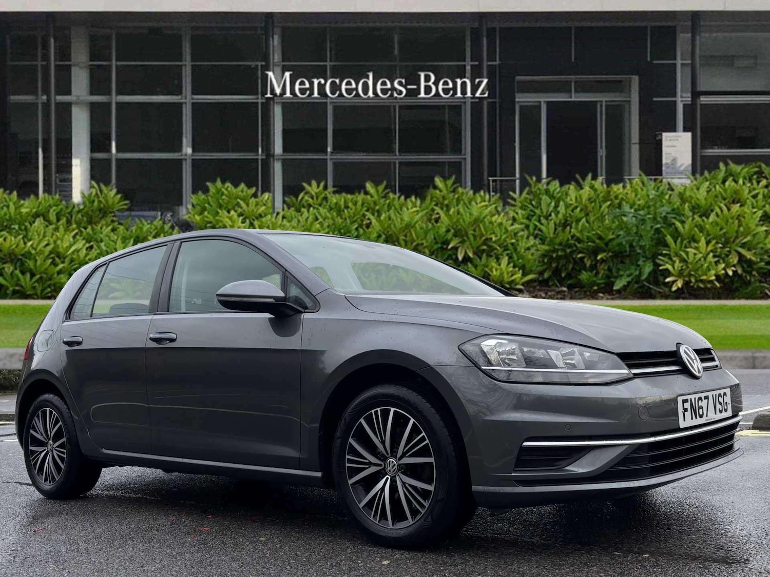 Used Volkswagen Golf 2017 for sale - 76587569: Photo 1