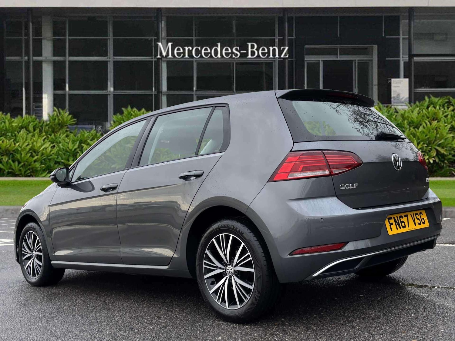 Used Volkswagen Golf 2017 for sale - 76587569: Photo 2