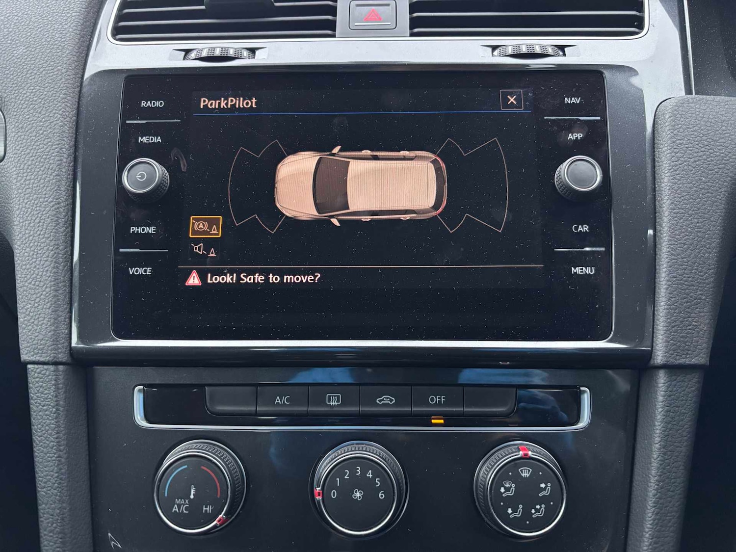 Used Volkswagen Golf 2017 for sale - 76587569: Photo 34