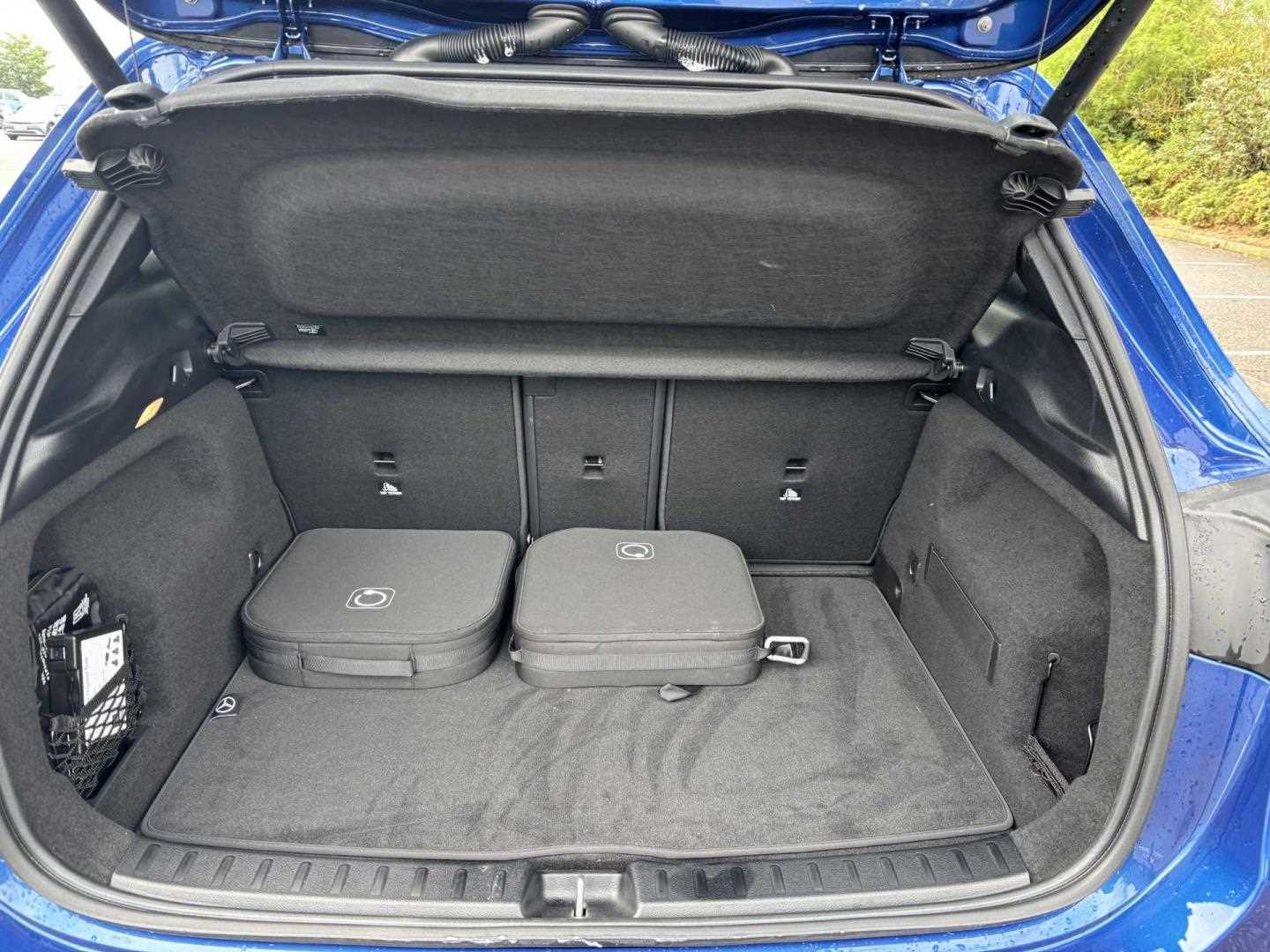 2025 Mercedes-Benz GLA 250e AMG Line Premium 5dr Auto Hatchback Plug-In Hy Autom - Picture 11 of 24