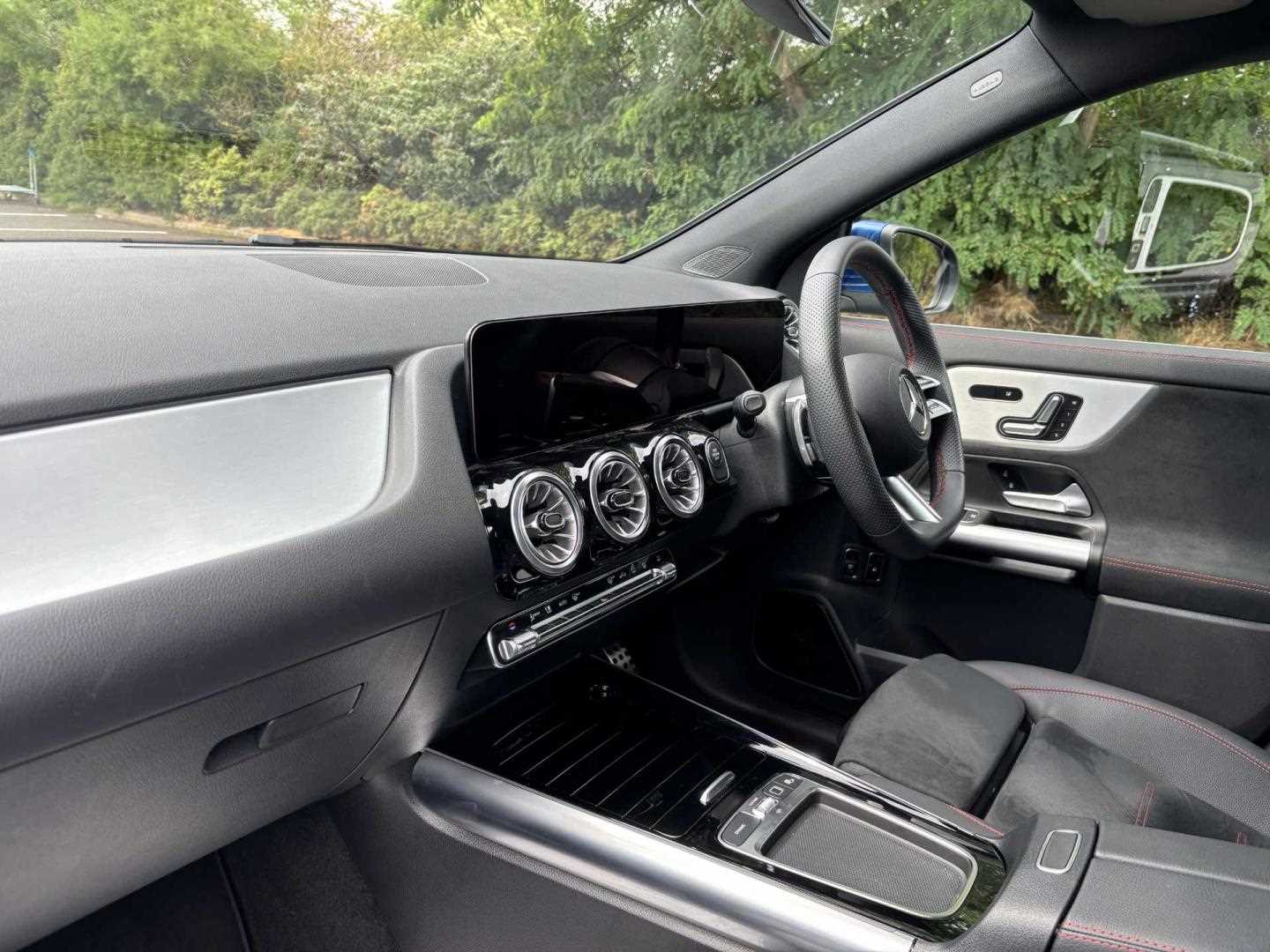 2025 Mercedes-Benz GLA 250e AMG Line Premium 5dr Auto Hatchback Plug-In Hy Autom - Picture 12 of 24