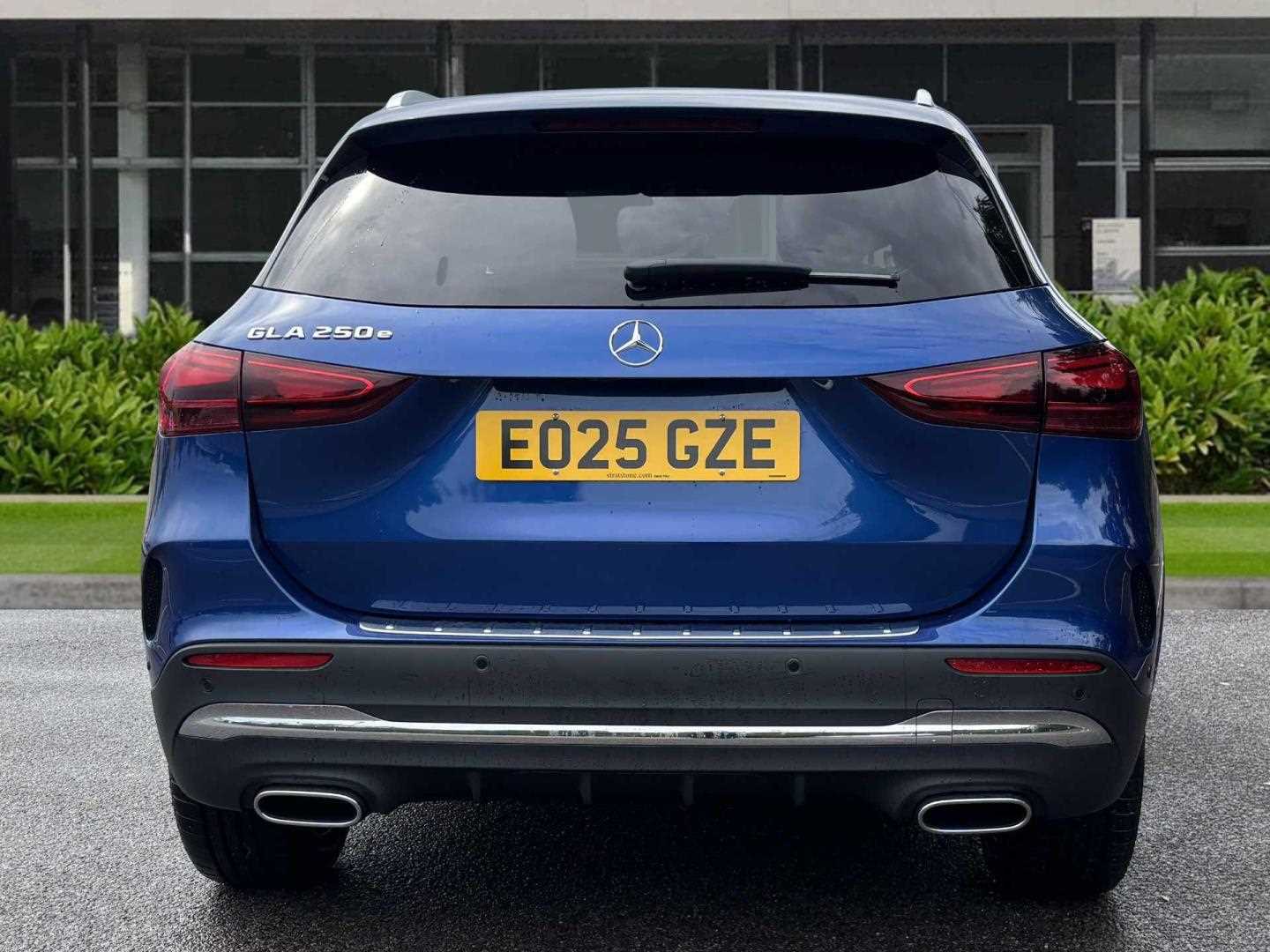 2025 Mercedes-Benz GLA 250e AMG Line Premium 5dr Auto Hatchback Plug-In Hy Autom - Picture 5 of 24