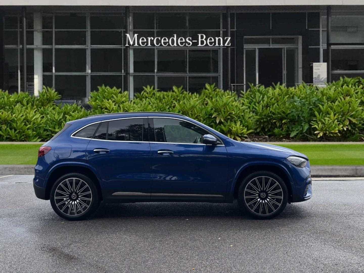 2025 Mercedes-Benz GLA 250e AMG Line Premium 5dr Auto Hatchback Plug-In Hy Autom - Picture 6 of 24