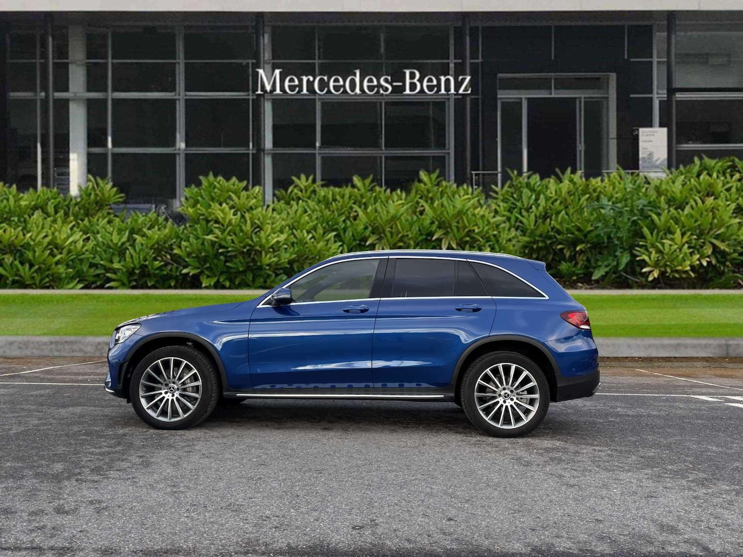 Used Mercedes-Benz GLC 2022 for sale - 76662023: Photo 3