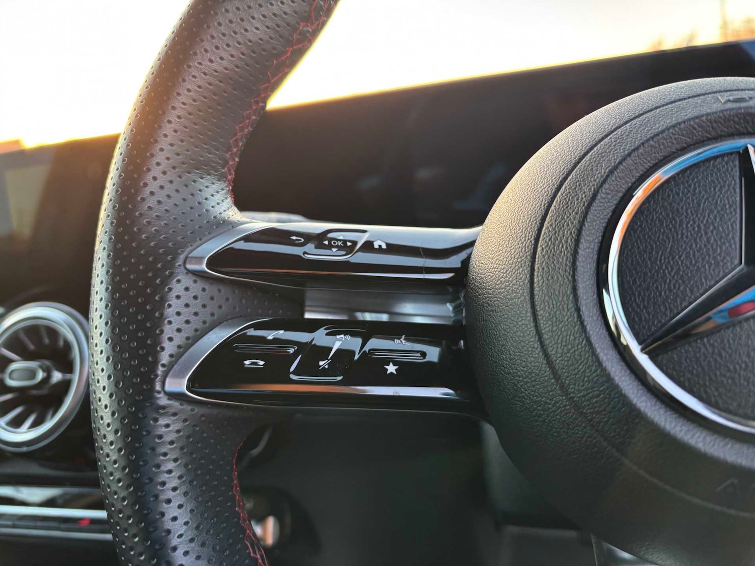 Used Mercedes-Benz GLB 2024 for sale - 77032126: Photo 18