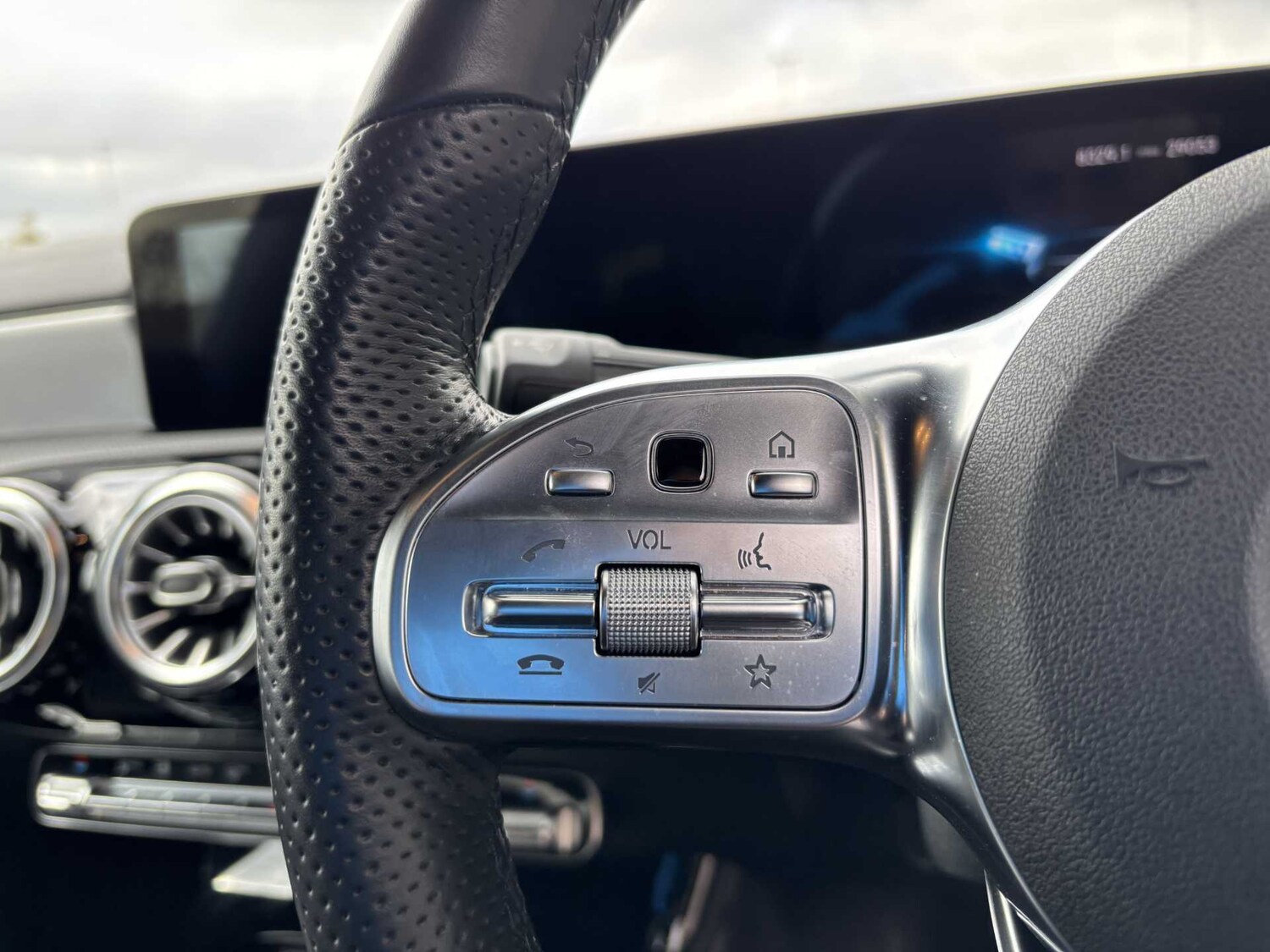 Used Mercedes-Benz CLA 2022 for sale - 77698709: Photo 18