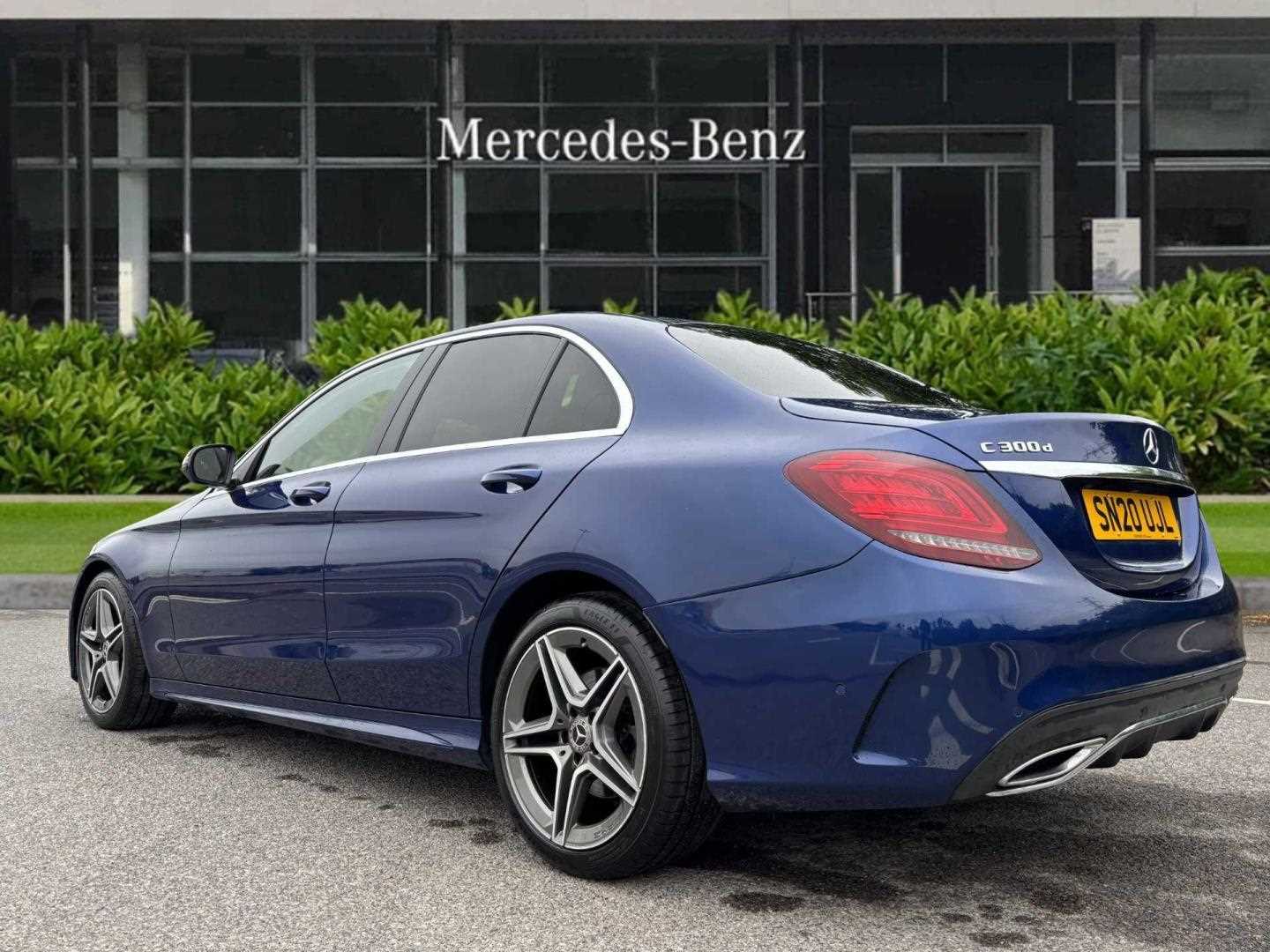 Used Mercedes-Benz C Class 2020 for sale - 76435616: Photo 2