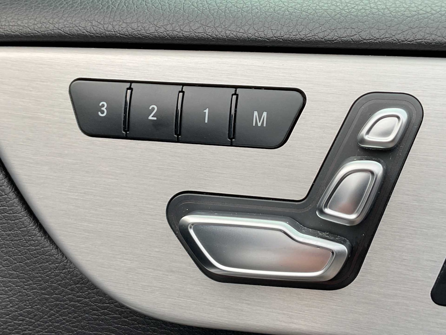 Used Mercedes-Benz GLE 2018 for sale - 76459813: Photo 30