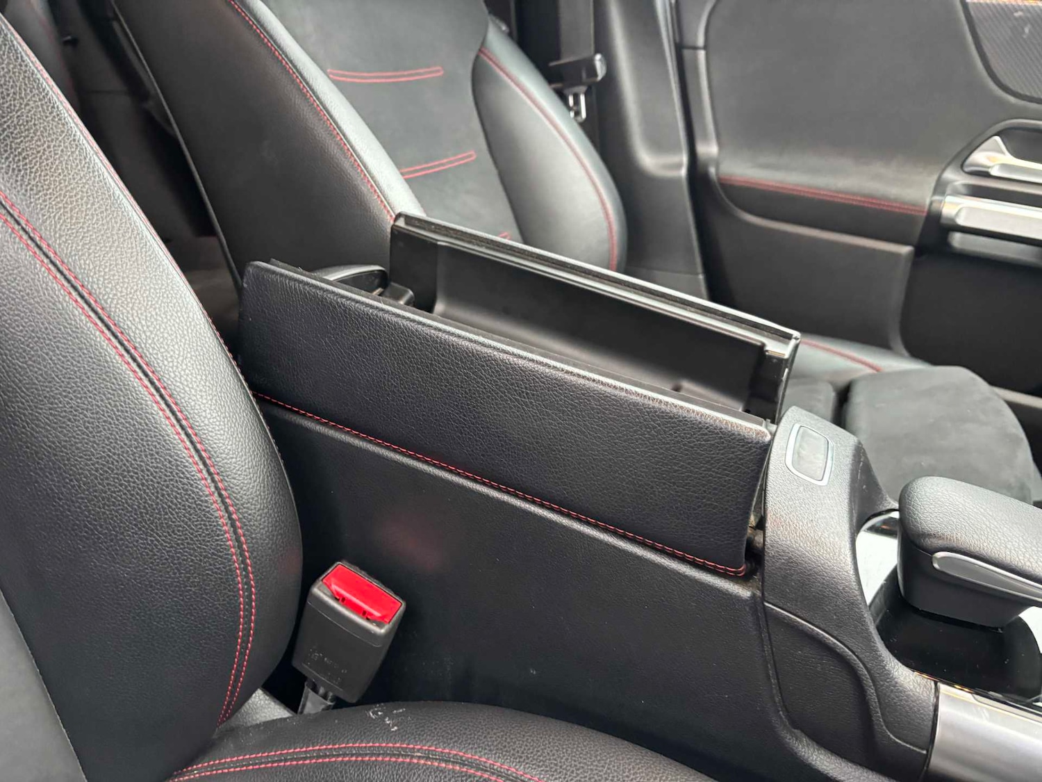 Used Mercedes-Benz GLB 2020 for sale - 76564529: Photo 31