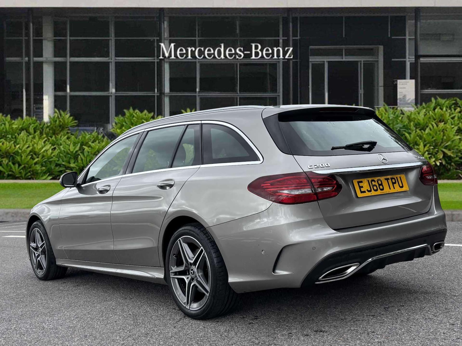 Used Mercedes-Benz C Class 2018 for sale - 76851587: Photo 2