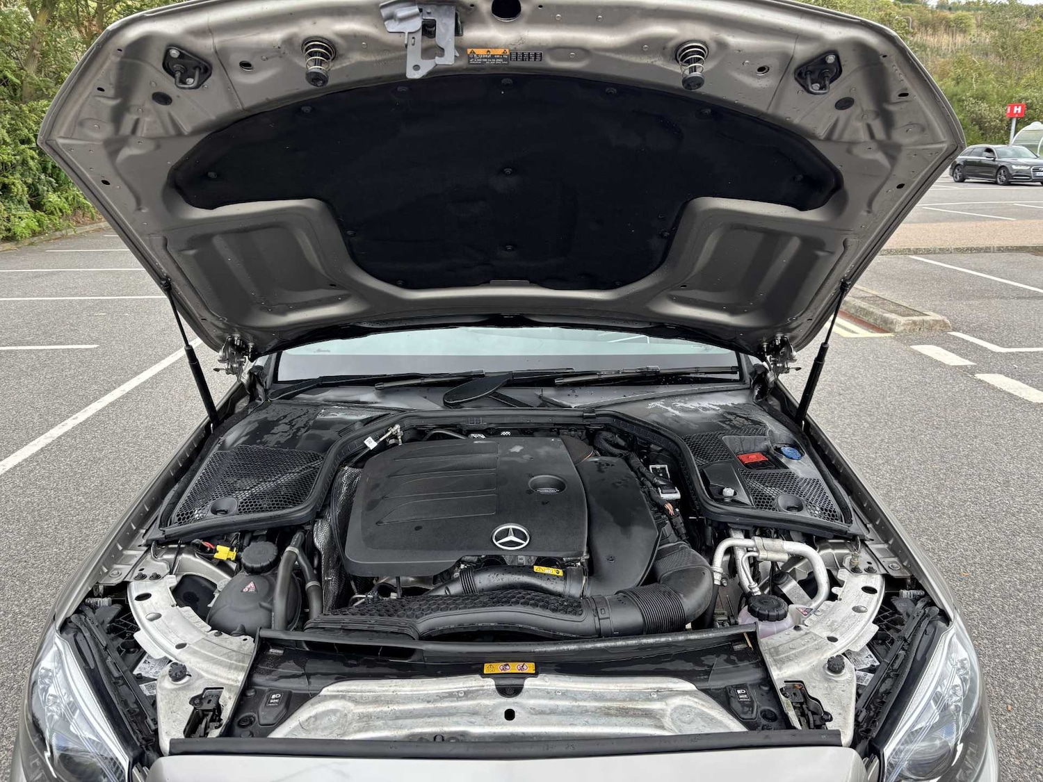 Used Mercedes-Benz C Class 2018 for sale - 76851587: Photo 30