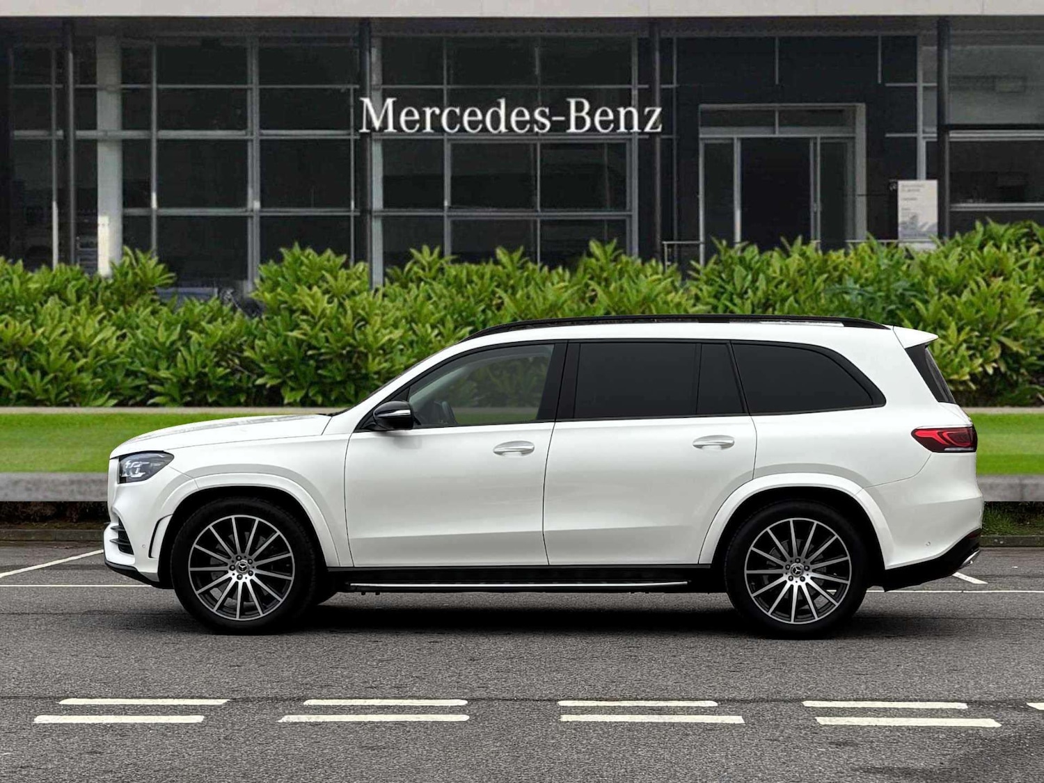 Used Mercedes-Benz GLS 2023 for sale - 76842954: Photo 3