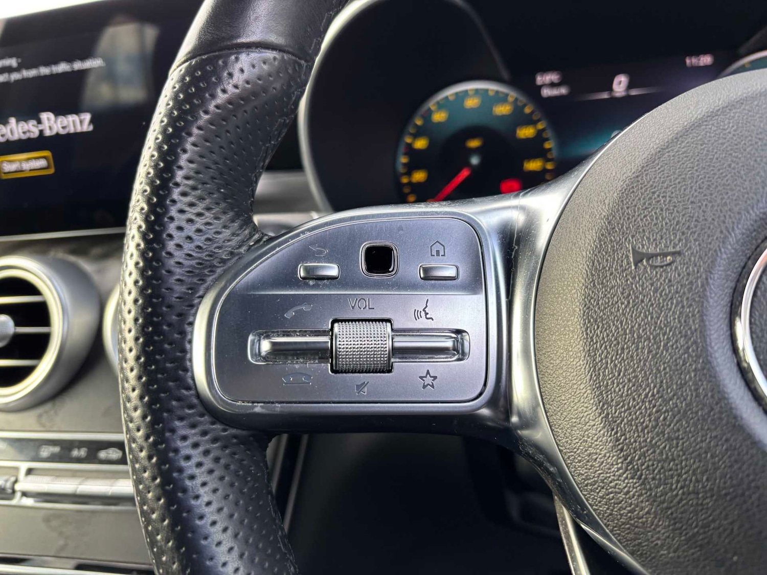 Used Mercedes-Benz GLC 2022 for sale - 77257374: Photo 18