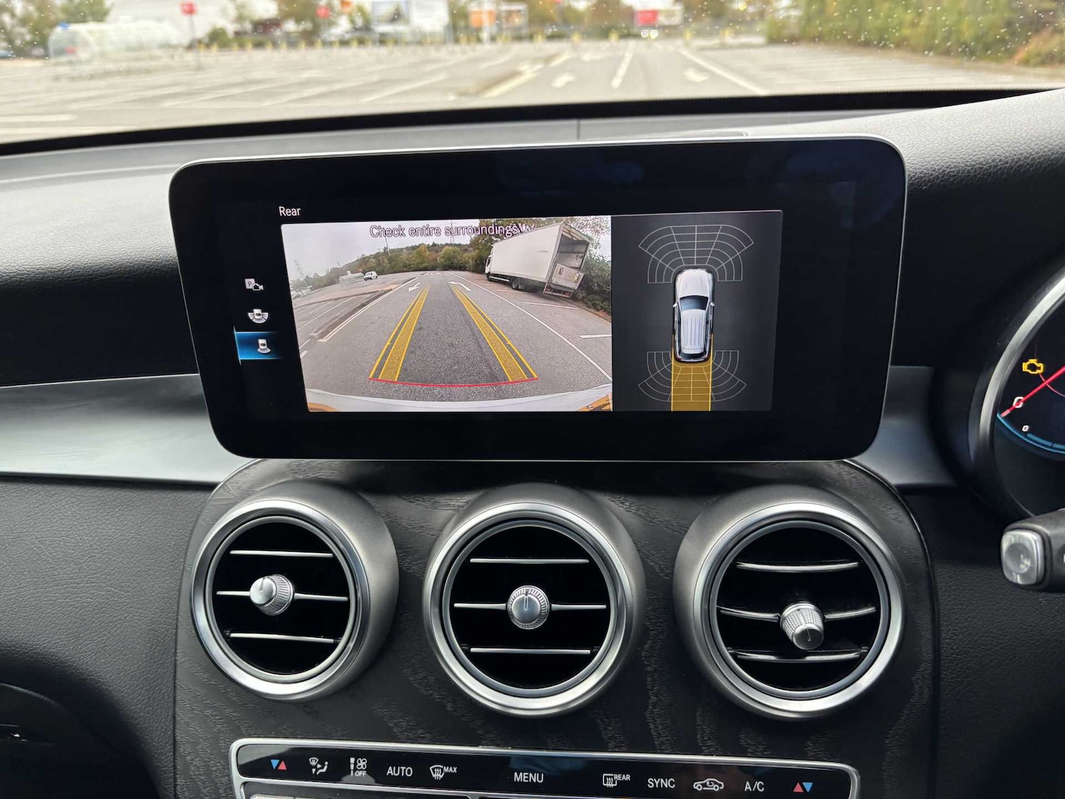 Used Mercedes-Benz GLC 2020 for sale - 76540826: Photo 33