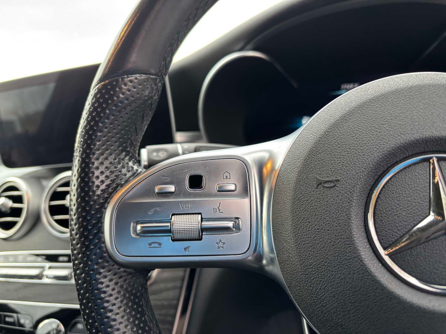 Used Mercedes-Benz C Class 2019 for sale - 76501952: Photo 18