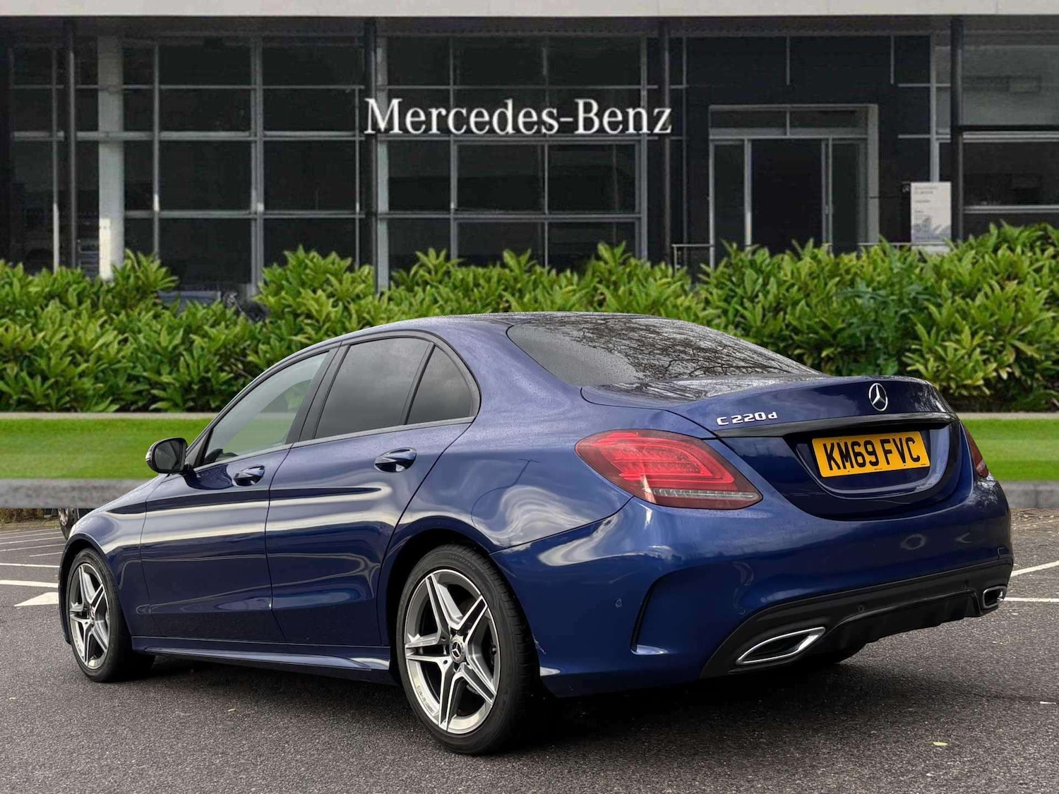 Used Mercedes-Benz C Class 2019 for sale - 76501952: Photo 2