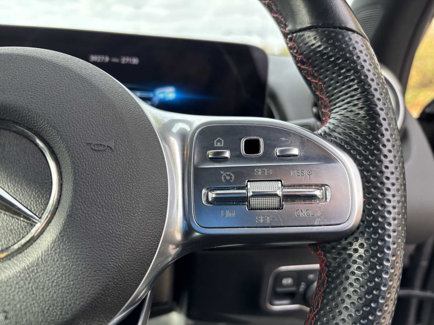 Used Mercedes-Benz GLB 2023 for sale - 76351696: Photo 19