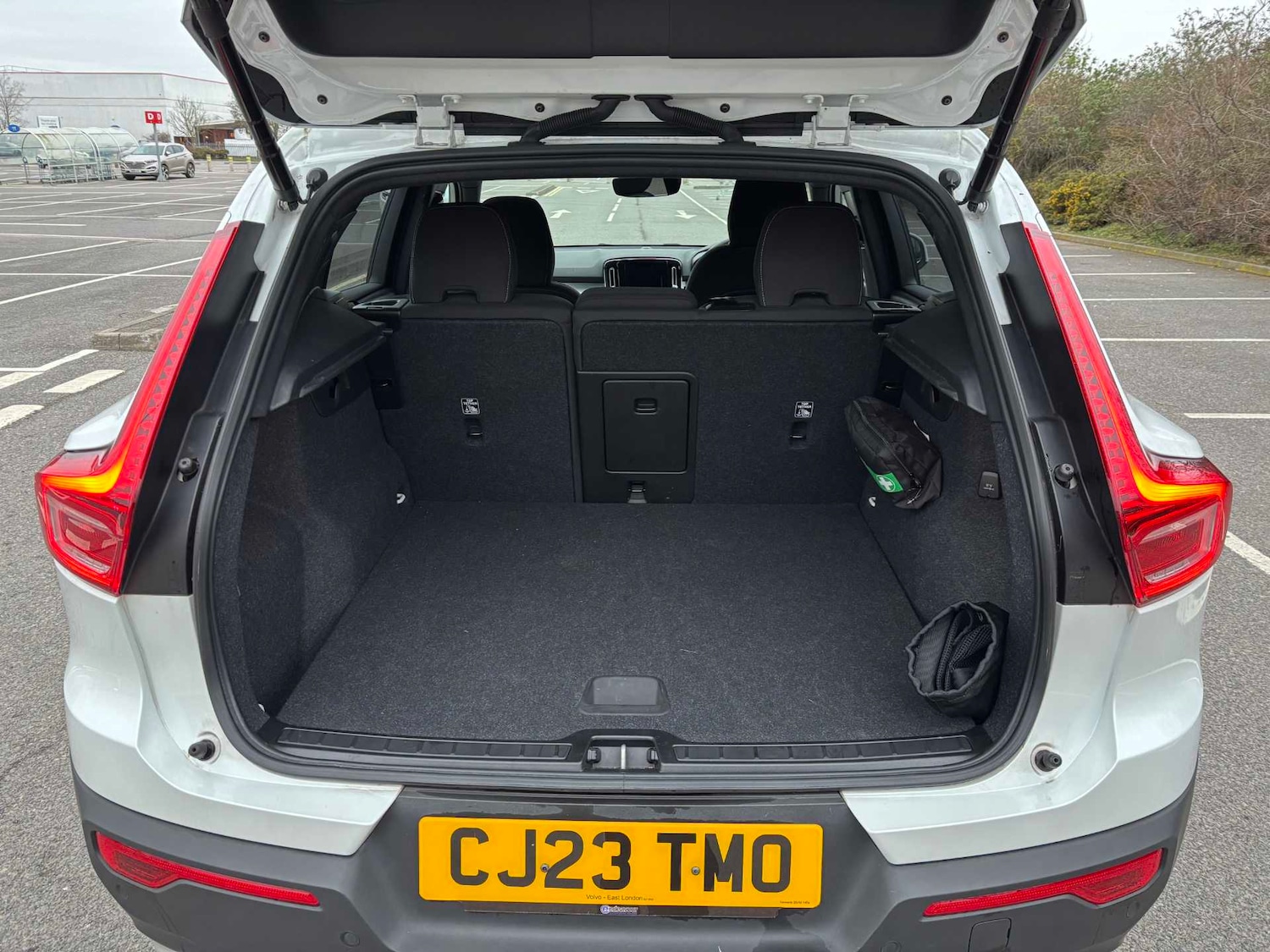 Used Volvo XC40 2023 for sale - 77772167: Photo 12