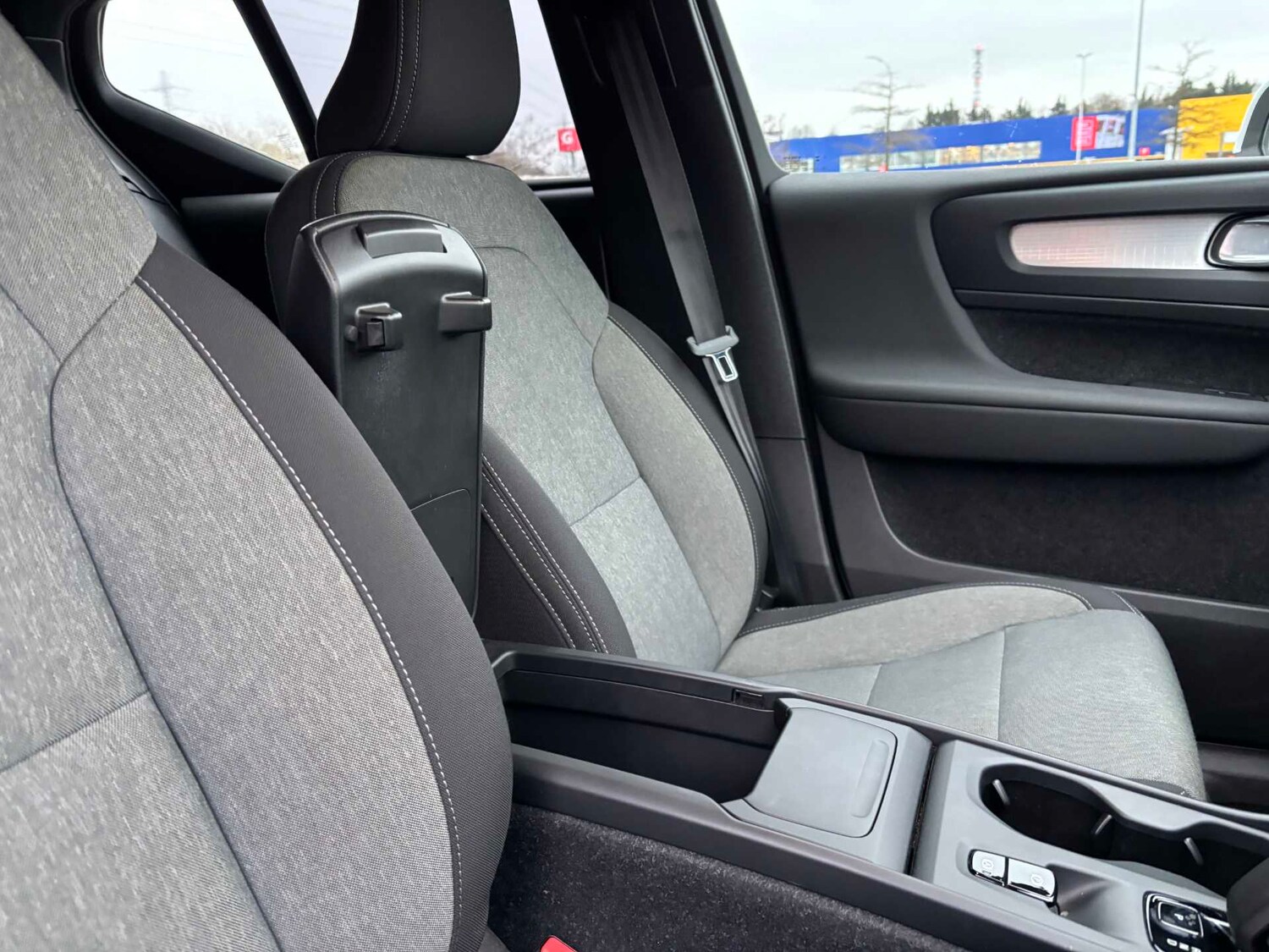 Used Volvo XC40 2023 for sale - 77772167: Photo 31