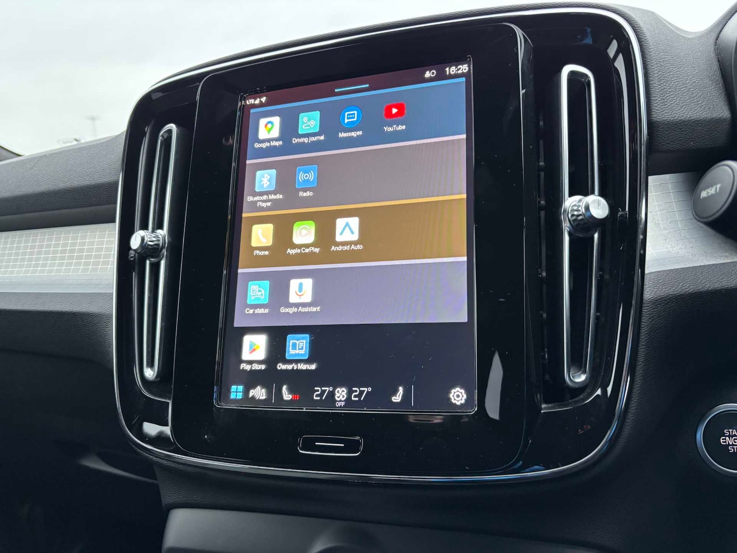 Used Volvo XC40 2023 for sale - 77772167: Photo 34