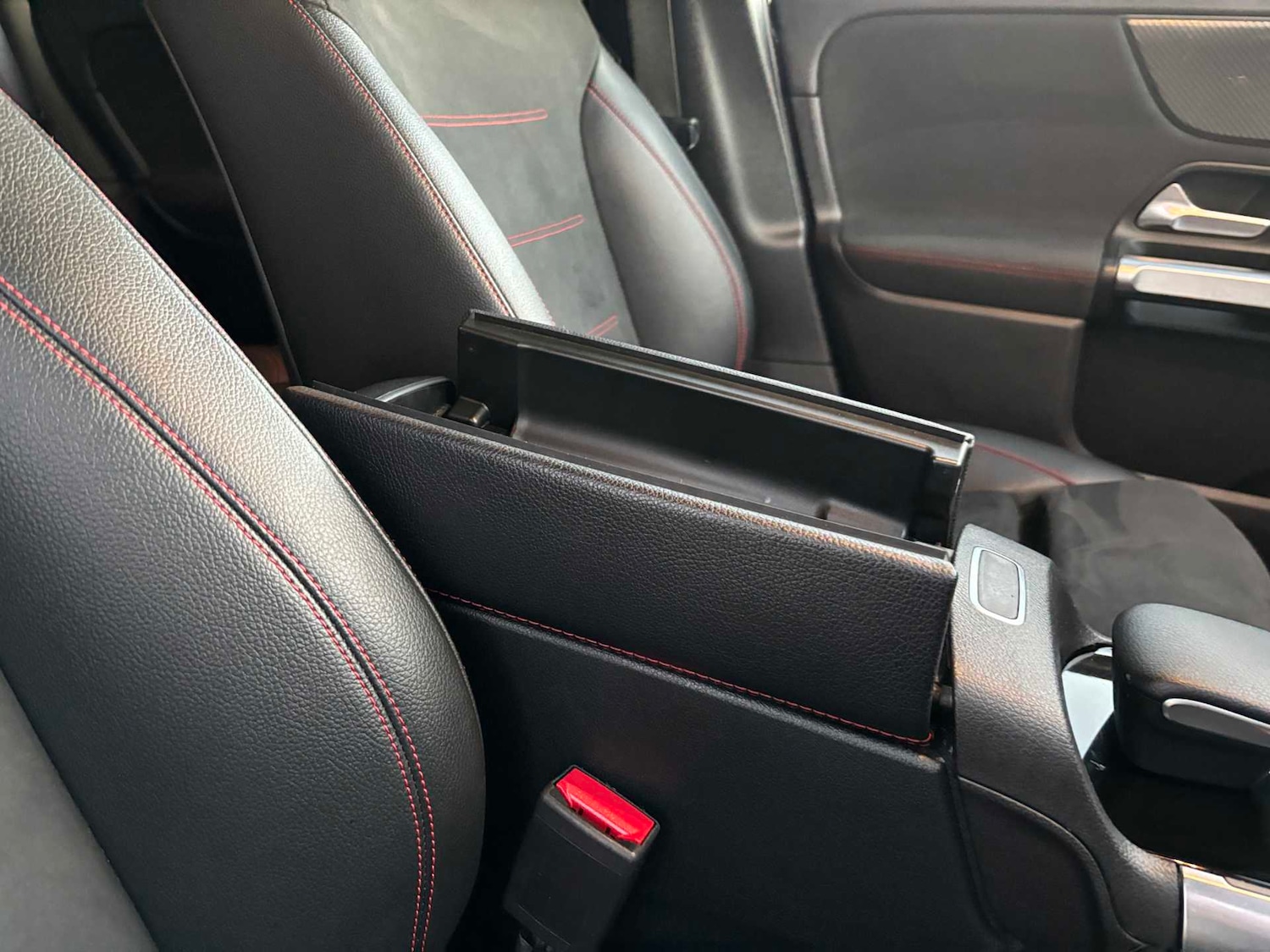 Used Mercedes-Benz GLB 2020 for sale - 76515554: Photo 31