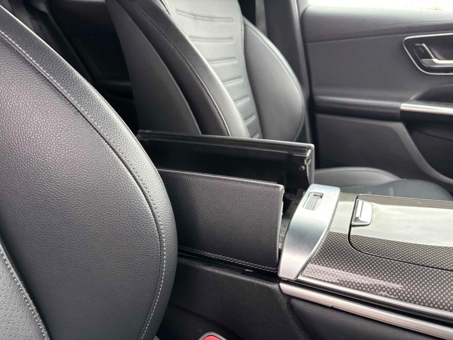 Used Mercedes-Benz GLC 2024 for sale - 77373744: Photo 31