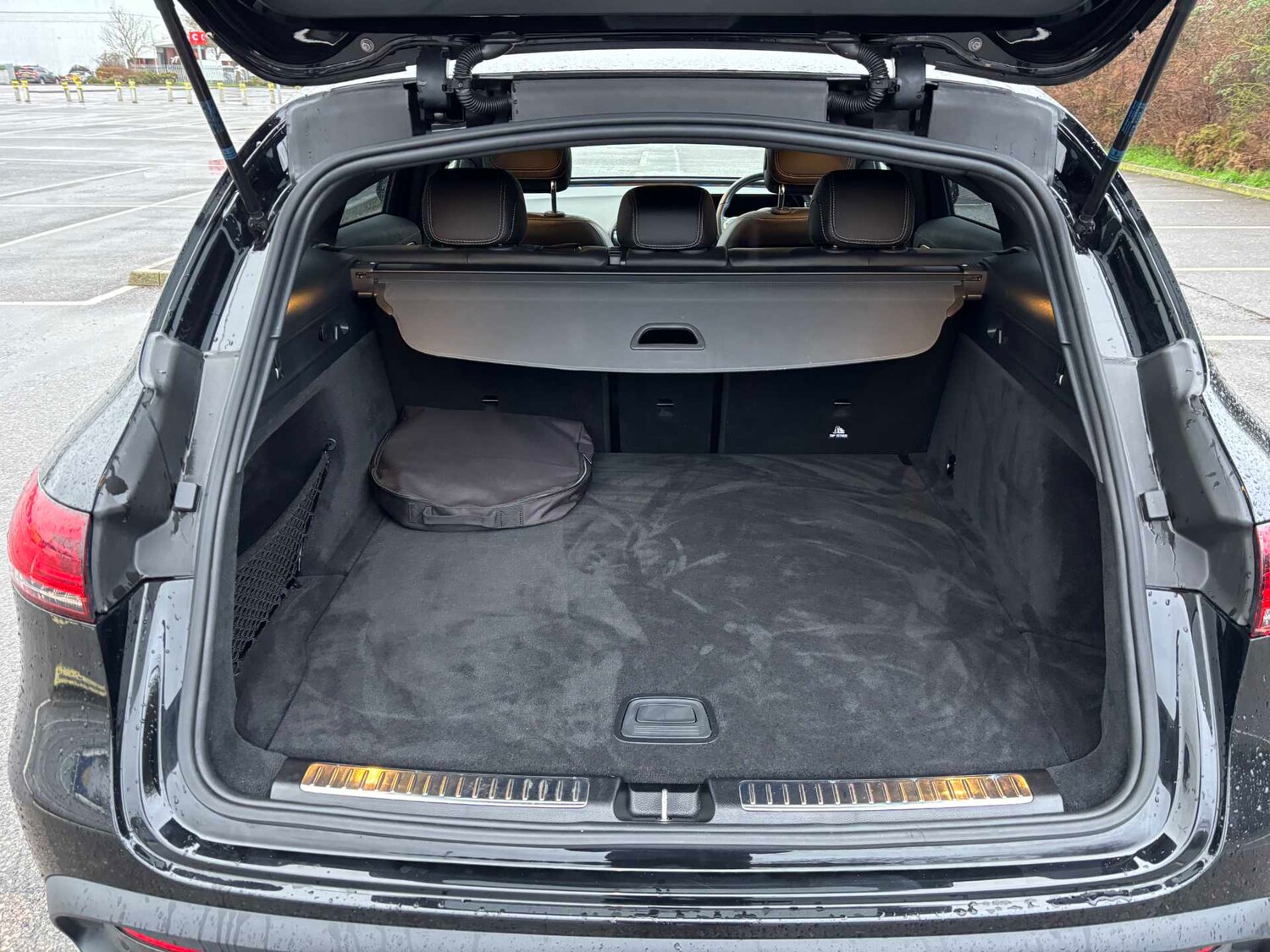 Used Mercedes-Benz EQC 2023 for sale - 77698970: Photo 12