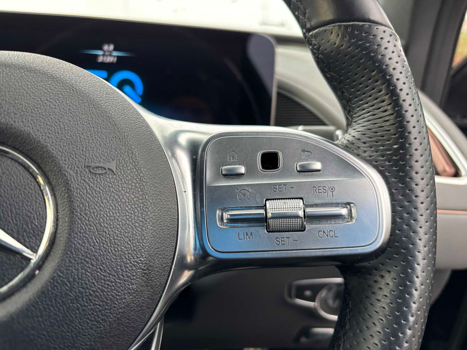 Used Mercedes-Benz EQC 2023 for sale - 76902390: Photo 19